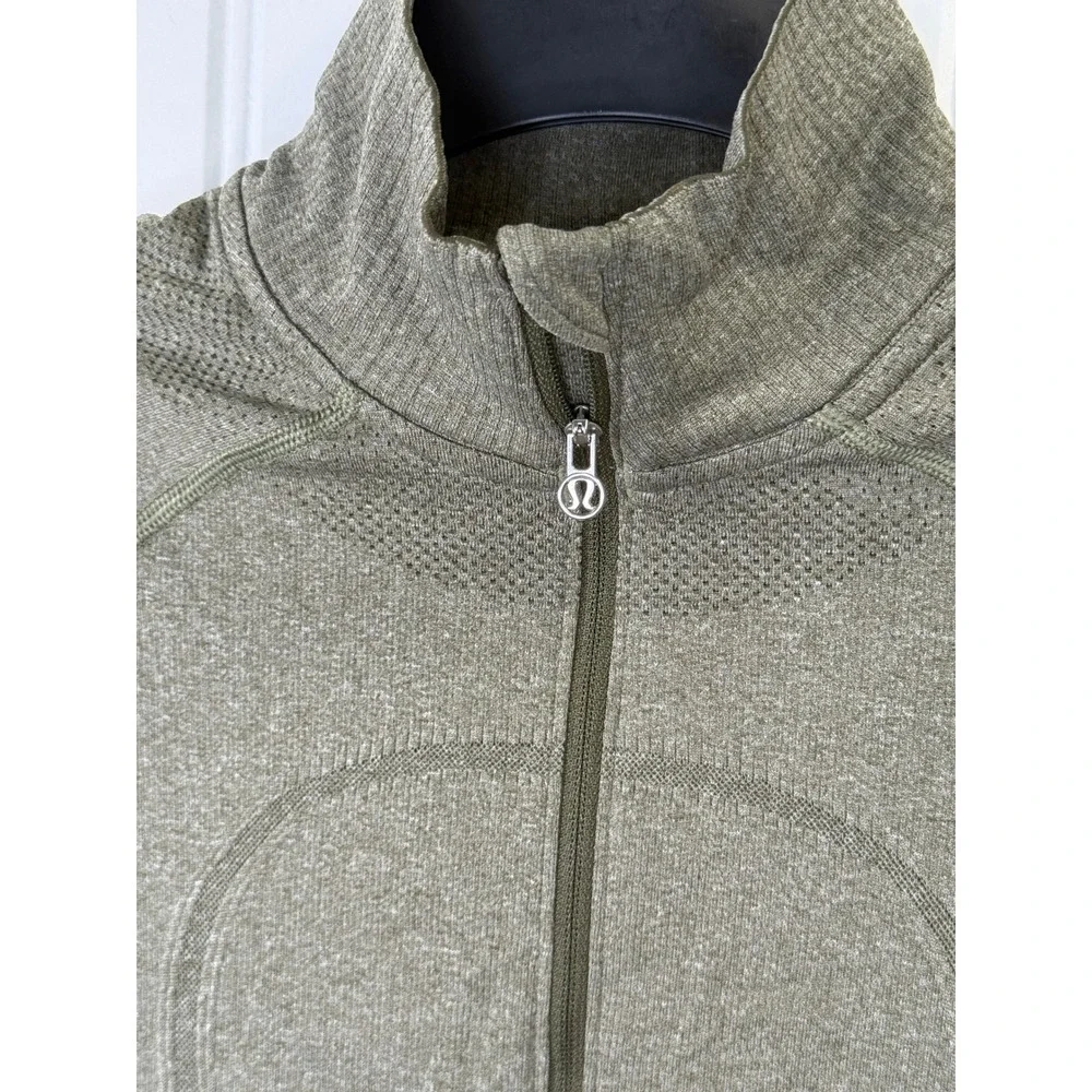 Lululemon Women Swiftly Tech 1/2 Zip Size 4 Green Heathered Gorpcore Gym